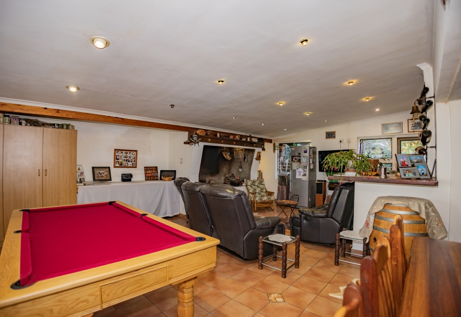 4 Bedroom Property for Sale in Oostersee Western Cape